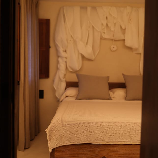 Habitación hotel villa raiz, textiles de Etamin Valencia