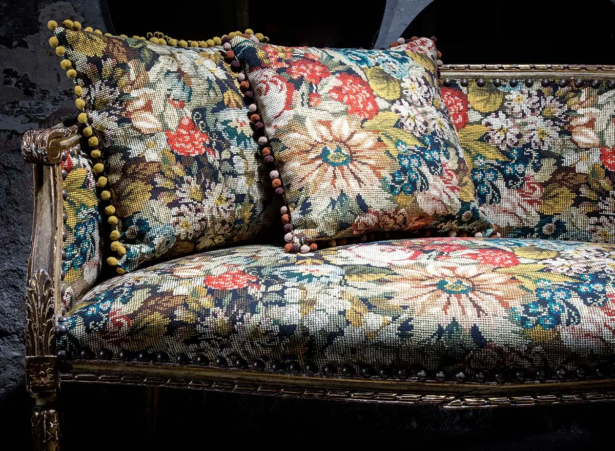 Tela Akim Güell Lamadrid estampado floral algodón tapicería Valencia