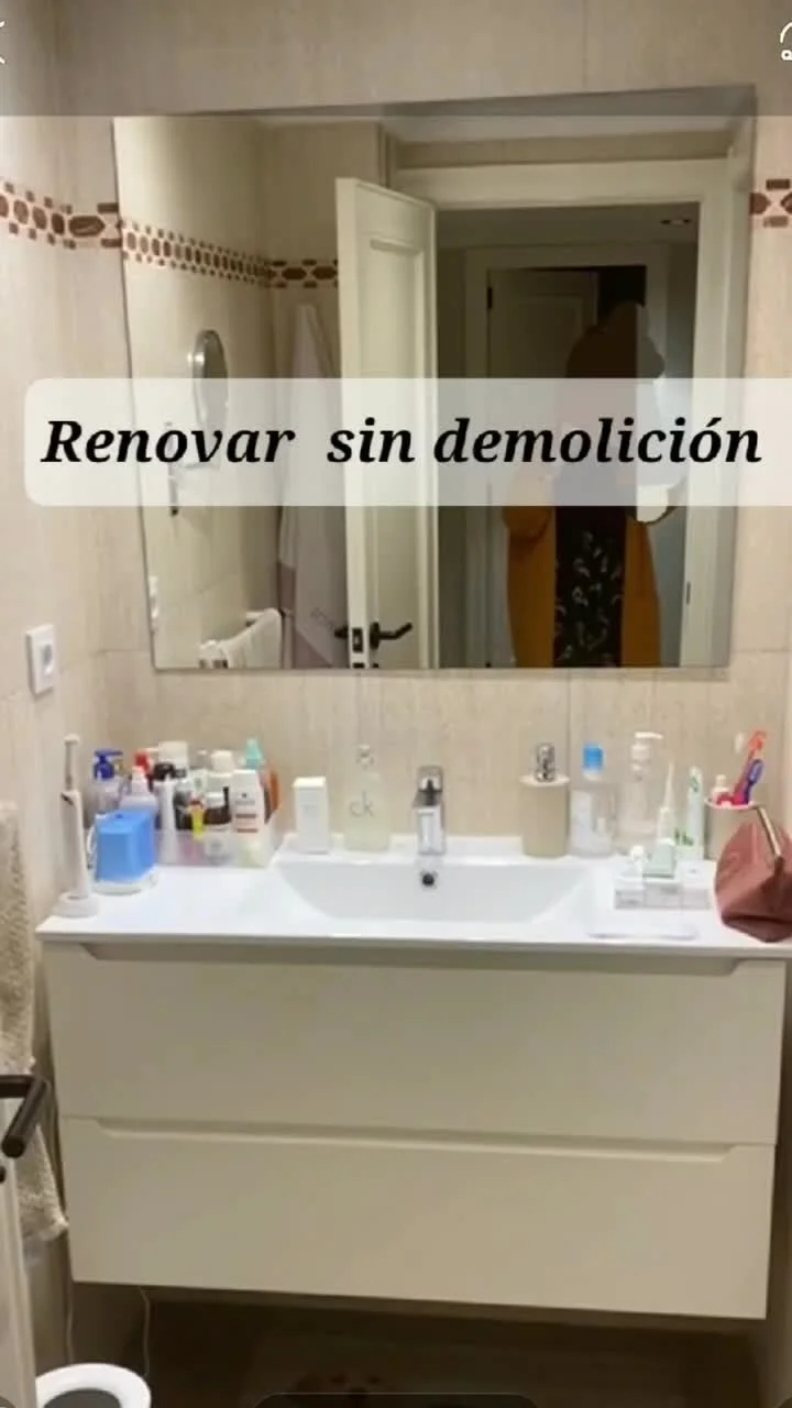 Baño antes de la reforma — azulejos originales · Alameda, Valencia
