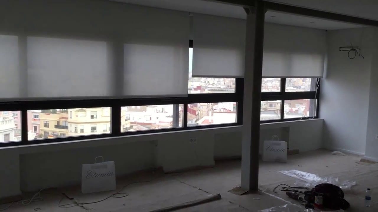 Instalación de cortina motorizada Somfy en Valencia